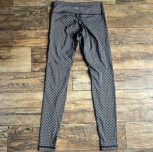 Lululemon Athletica Wunder Under Leggings - Picture 3 of 4